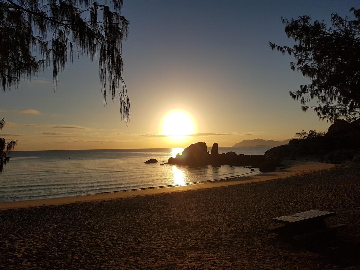 Horseshoe Bay Resort Bowen Esterno foto